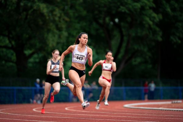 Anna Semler (LC Paderborn) ueber 200m am 14.05.2022 beim Nationalen Leichtathletik-Meeting im Erika-Fisch-Stadion in Hannover